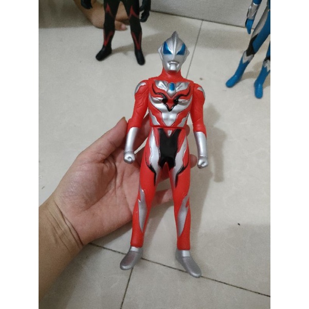 Mô hình siêu nhân điện quang/ siêu nhân ultraman nhật bản 23 cm