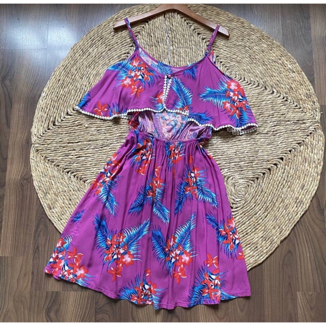 Đầm hở lưng forever 21