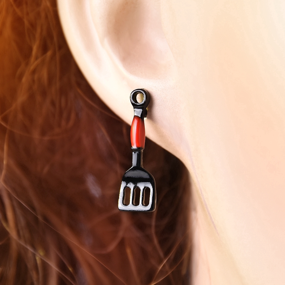 Khuyên tai nữ trang tạo hình độc đáo