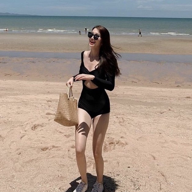 [BIKINI CAO CẤP] Bikini liền mảnh tay dài cổ tim NHÚN NGỰC, khoét lưng siêu sexy màu đen