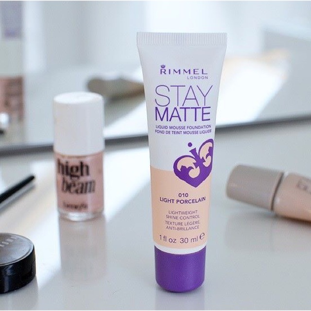 kem nền Rimmel Stay Matte  Liquid Mousse Foundation