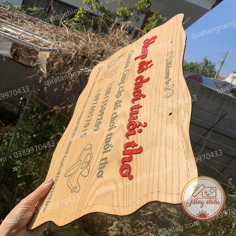 Bảng hiệu cho shop đồ chơi trẻ em, đồ chơi tuổi thơ, chất liệu gỗ tự nhiên, khắc laze theo yêu cầu của khách hàng