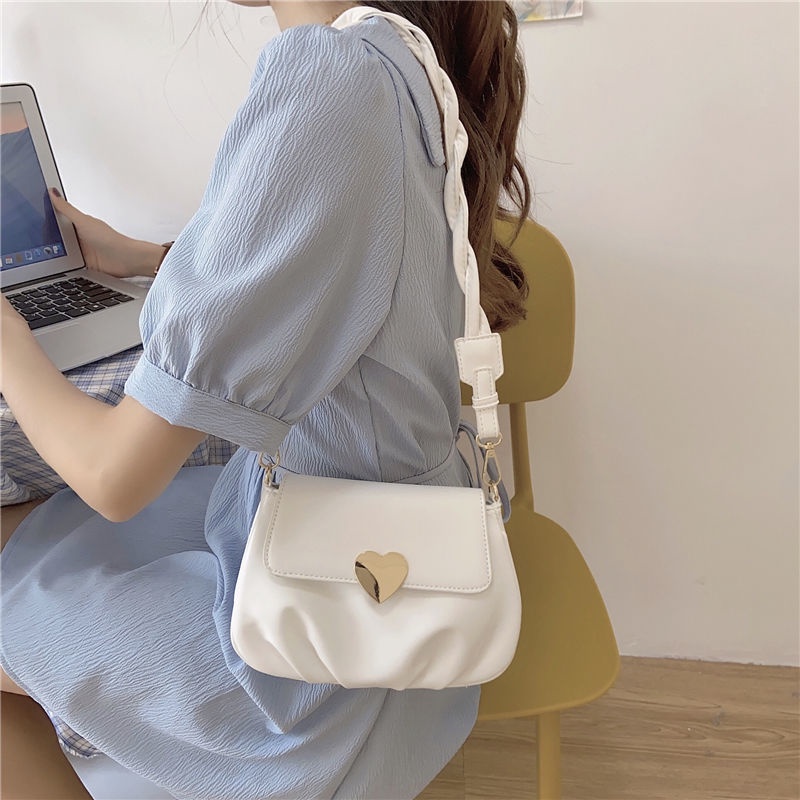 Túi Xách Đeo Vai Hình Tròn Cỡ Nhỏ Bằng Da Mềm Cài Khóa Trái Tim / Đám Mây Xinh Xắn Cho Nữ