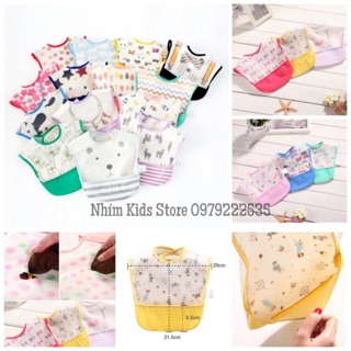 Yếm ăn dặm không tay xuất Nhật cho bé