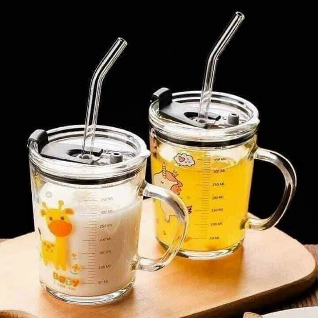 Ly Thủy Tinh Chia Vạch 350ml Có Lắp Đậy Chân Không Kín Chống Tràn Kèm Ống Hút