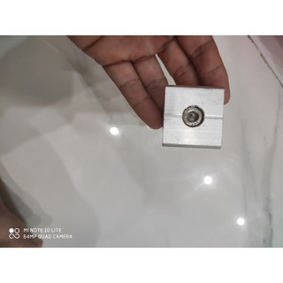 Kẹp giữa (tấm pin năng lượng mặt trời)