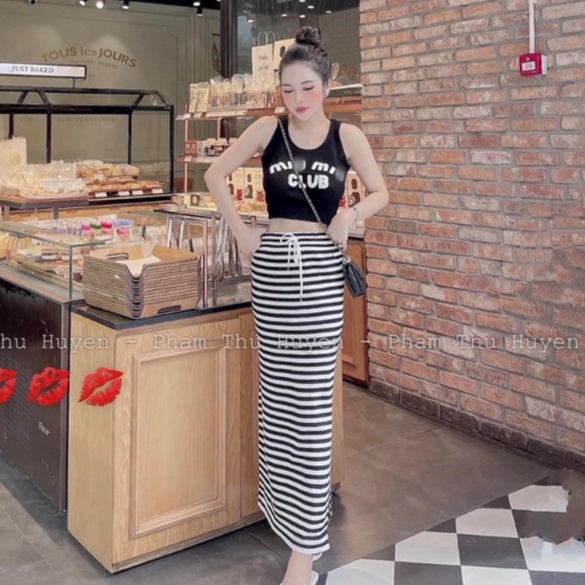 Set áo miumiu sát nách chân váy midi kẻ ngang xẻ bên