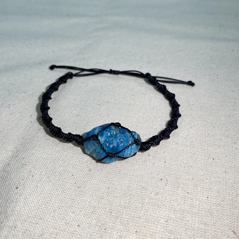 Vòng tay phong thuỷ đá Blue Apatite - DOLLY CRYSTAL