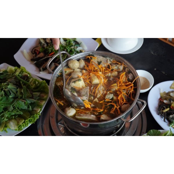 Lẩu bò đông trùng hạ thảo lẩu nóng rất ngon gồm bò tơ củ chi và nấm đông trùng hạ thảo tươi chỉ giao hoả tốc tphcm | BigBuy360 - bigbuy360.vn