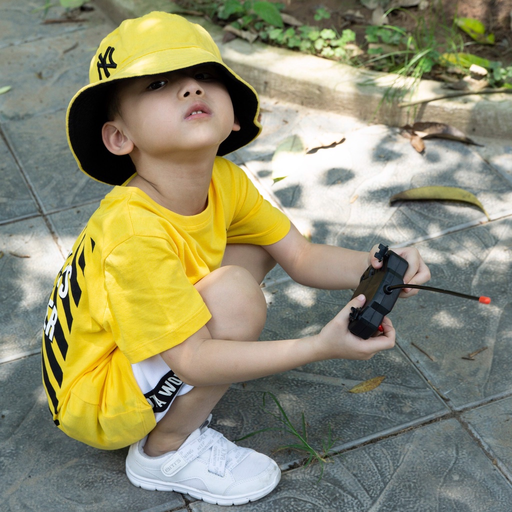 ÁO PHÔNG TRẺ EM GIA ĐÌNH ĐI BIỂN IN CHỮ