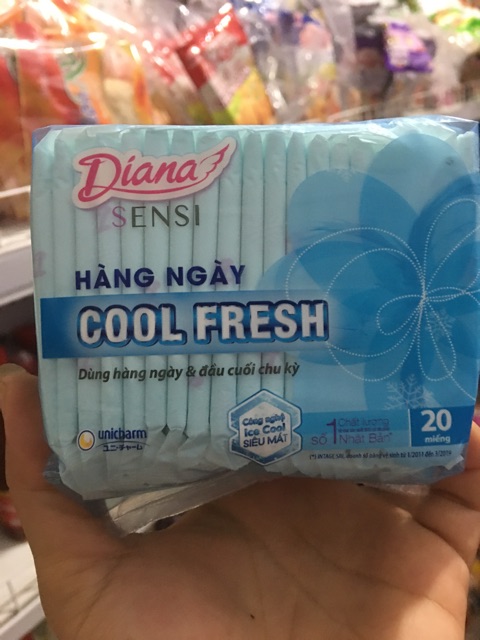 BĂNG VỆ SINH HÀNG NGÀY DIANA SENSI COOL FRESH 20 miếng