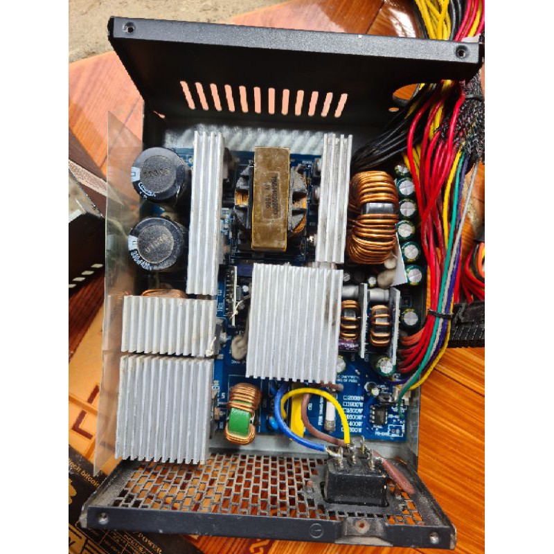 Nguồn công suất khủng chạy đa card màn hình 1600w