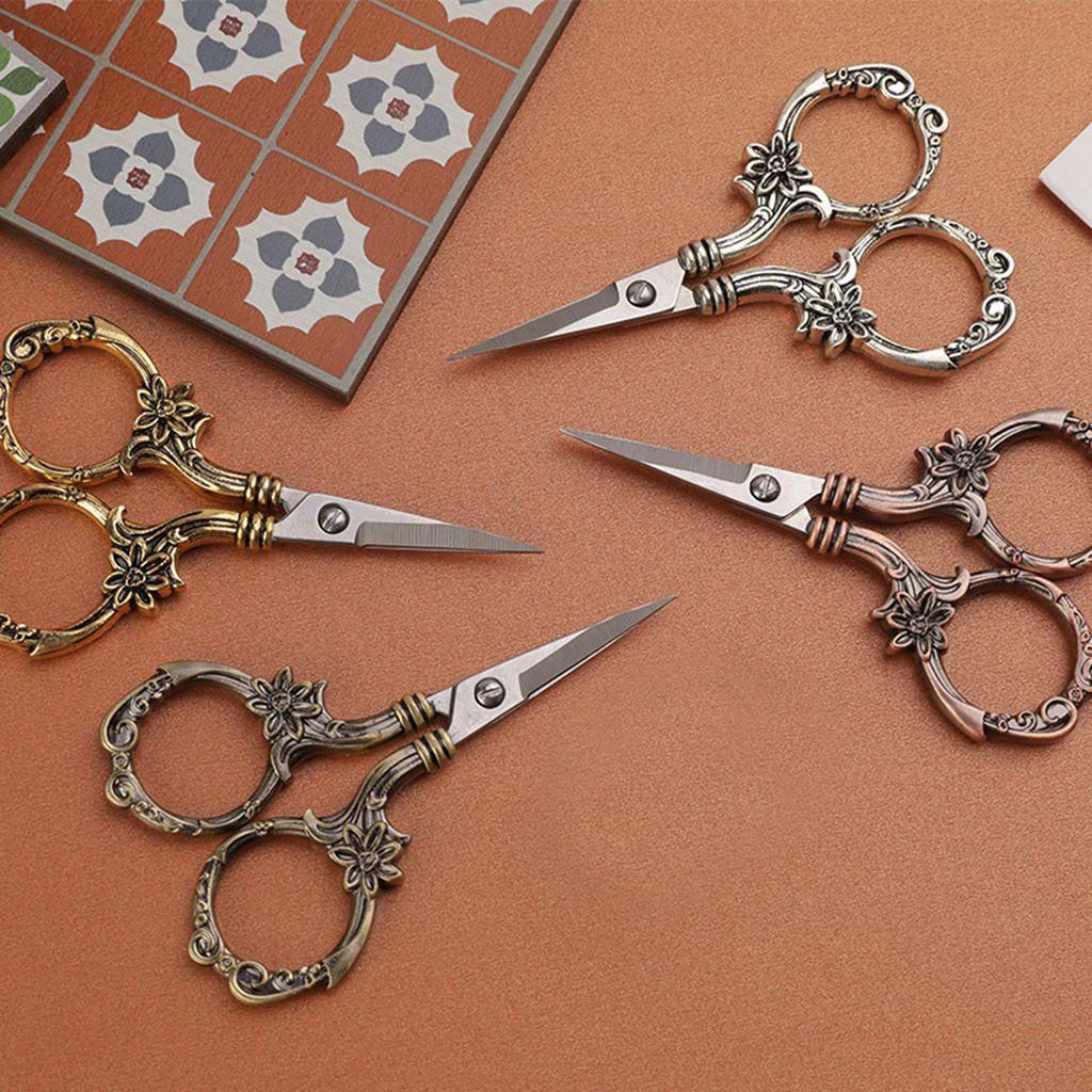 1 Kéo Cắt May Bằng Thép Không Gỉ Họa Tiết Hoa Cúc