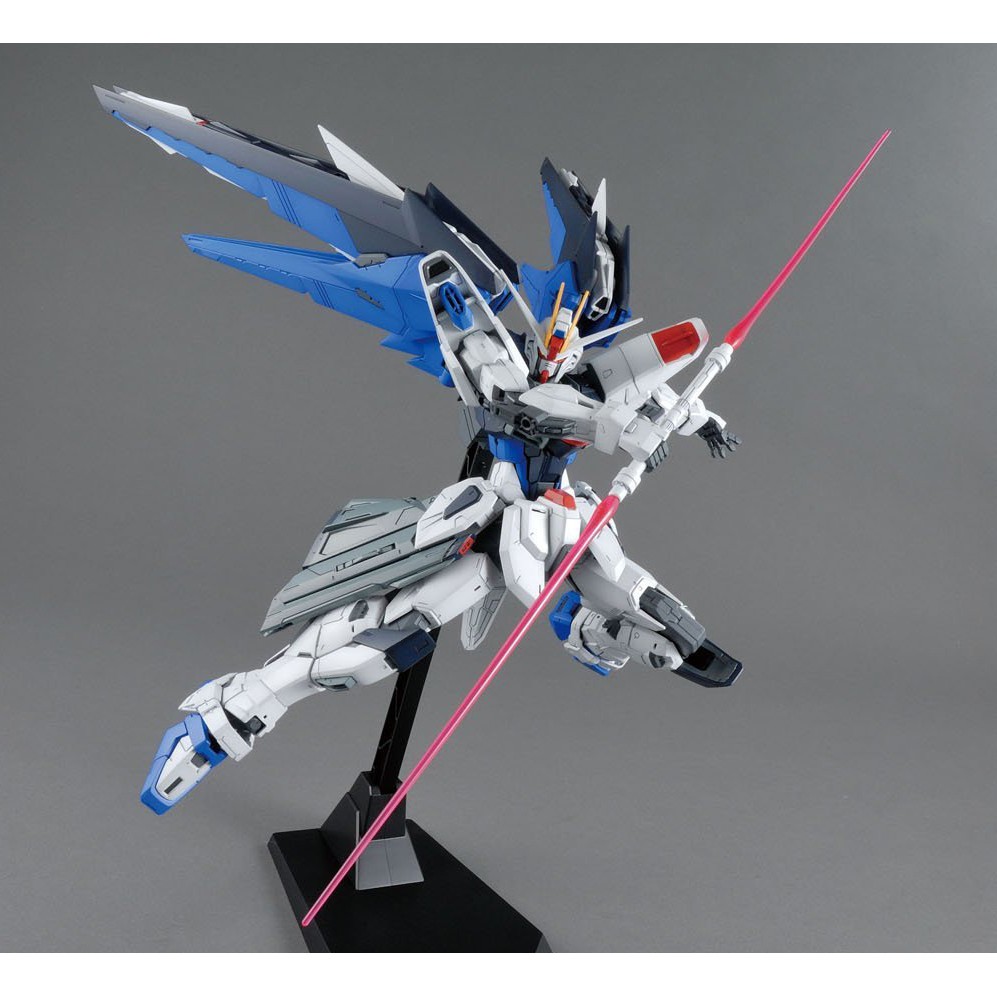 Mô Hình Gundam MG Freedom ZGMF-X10A Bandai 1/100 Seed Đồ Chơi Lắp Ráp Anime Nhật