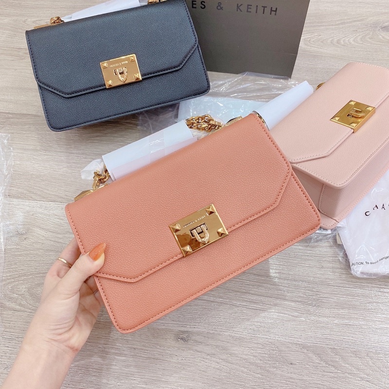 (Túi giấy hãng) Túi khuy nhọn da sần