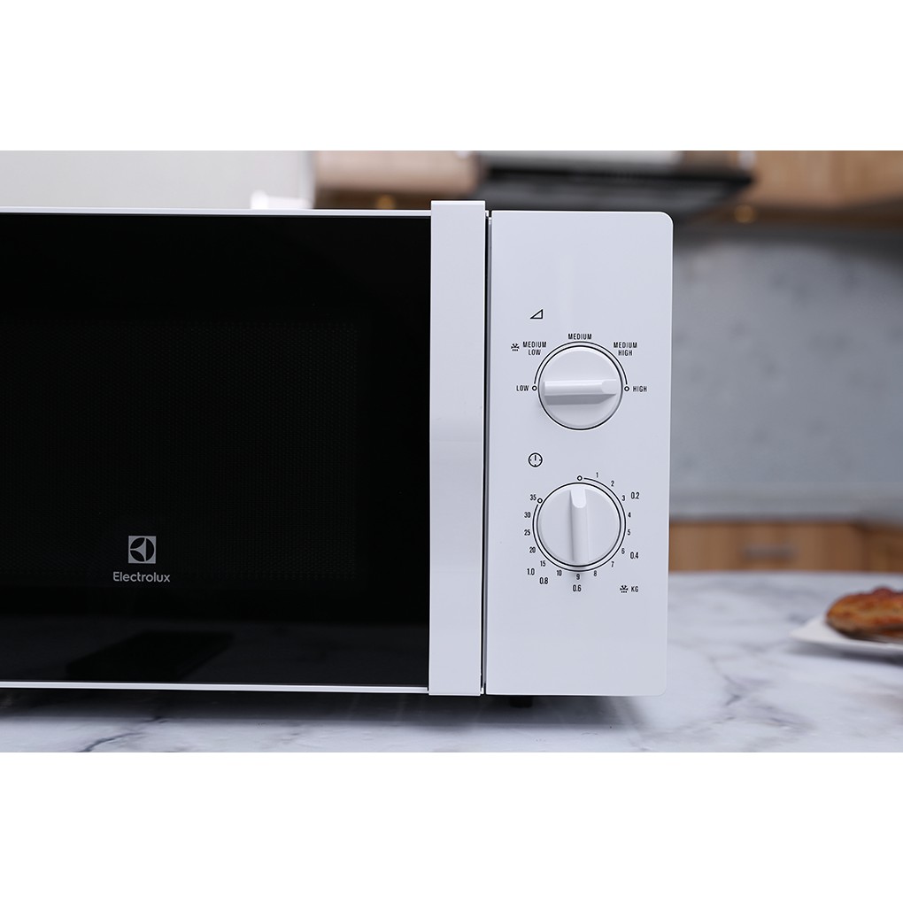 Lò vi sóng Electrolux EMM2322MW 23 lít nấu, hâm nóng, rã đông