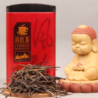 Vỏ hộp thiếc màu đỏ đô bóng, sử dụng đựng chè, bánh kẹo, mứt sen... làm quà tết biếu tặng và sắp lễ cưới hỏi