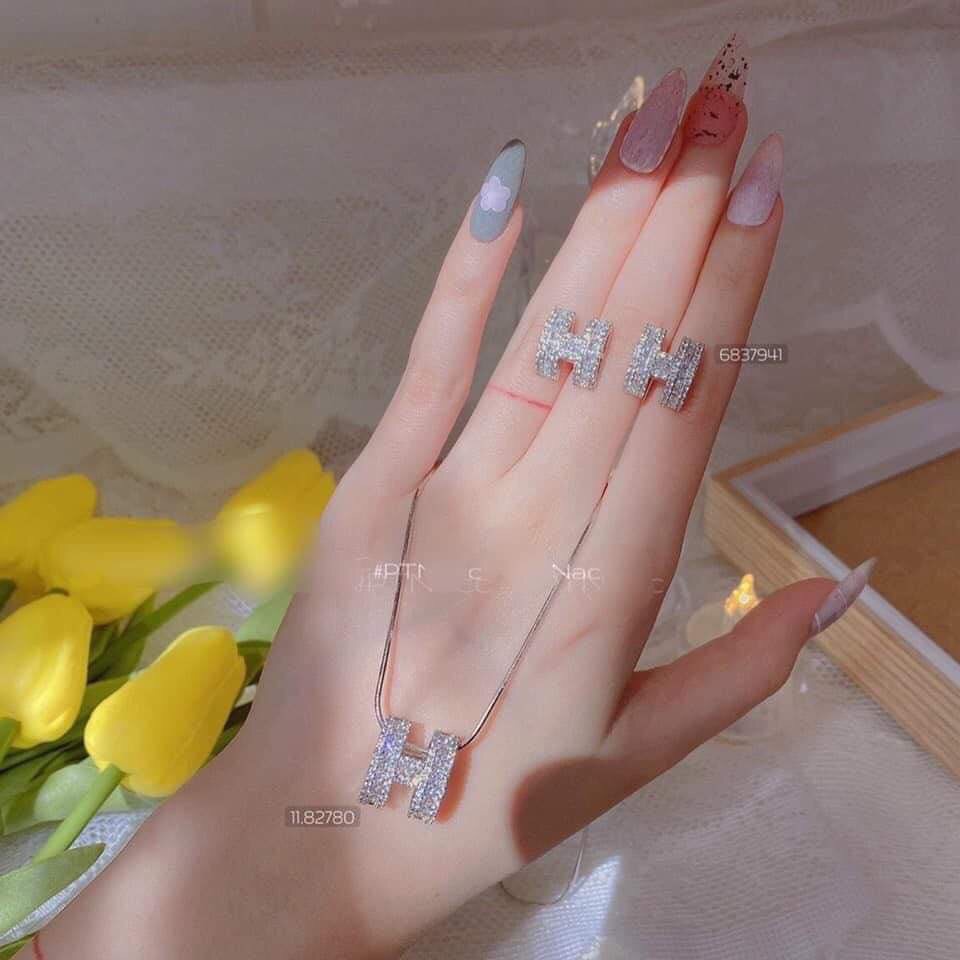 Set vòng cổ khuyên tai hình chữ H đá zilcorn cao cấp