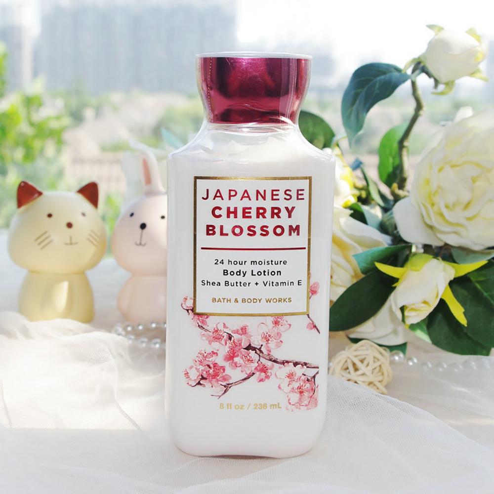 Dưỡng Thể Bath & Body Works Japanese Cherry Blossom Shea & Vitamin E 236ml