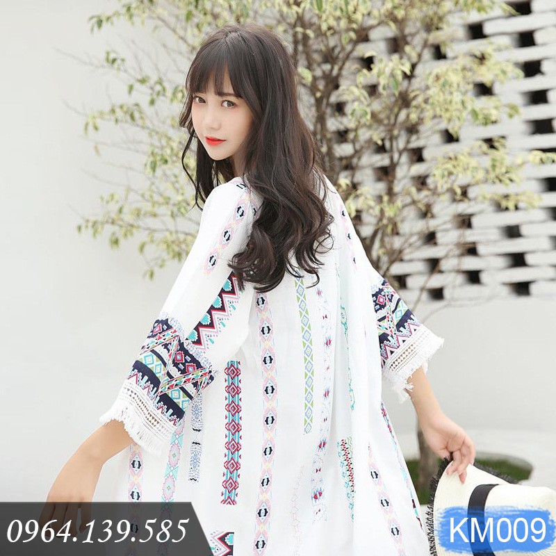 Áo khoác đi biển dáng kimono tay lỡ, họa tiết thổ cẩm viền tua rua, chất đẹp