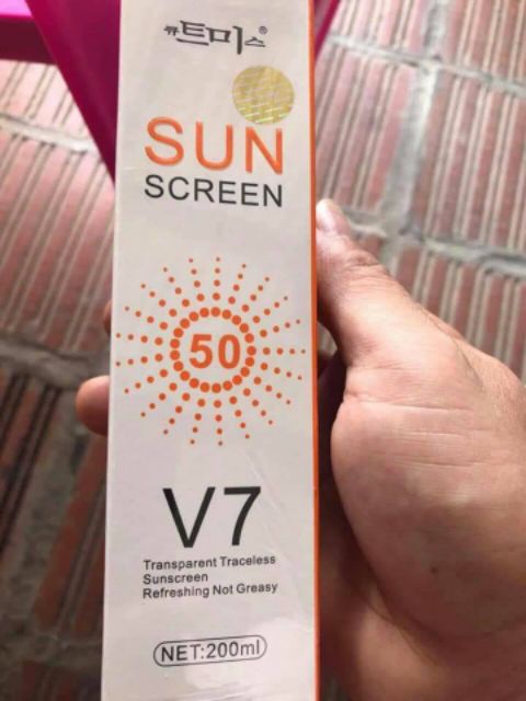 Kem chống nắng V7 SUN SCREEN SPF 50 PA++