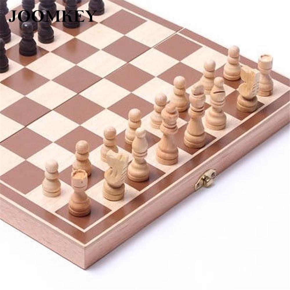 Bàn cờ vua bằng gỗ nam châm tiện dụng