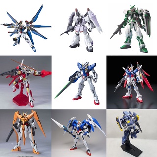Mô hình lắp ráp gundam HG 1/144 Strike Freedom giá rẻ tặng giá đỡ