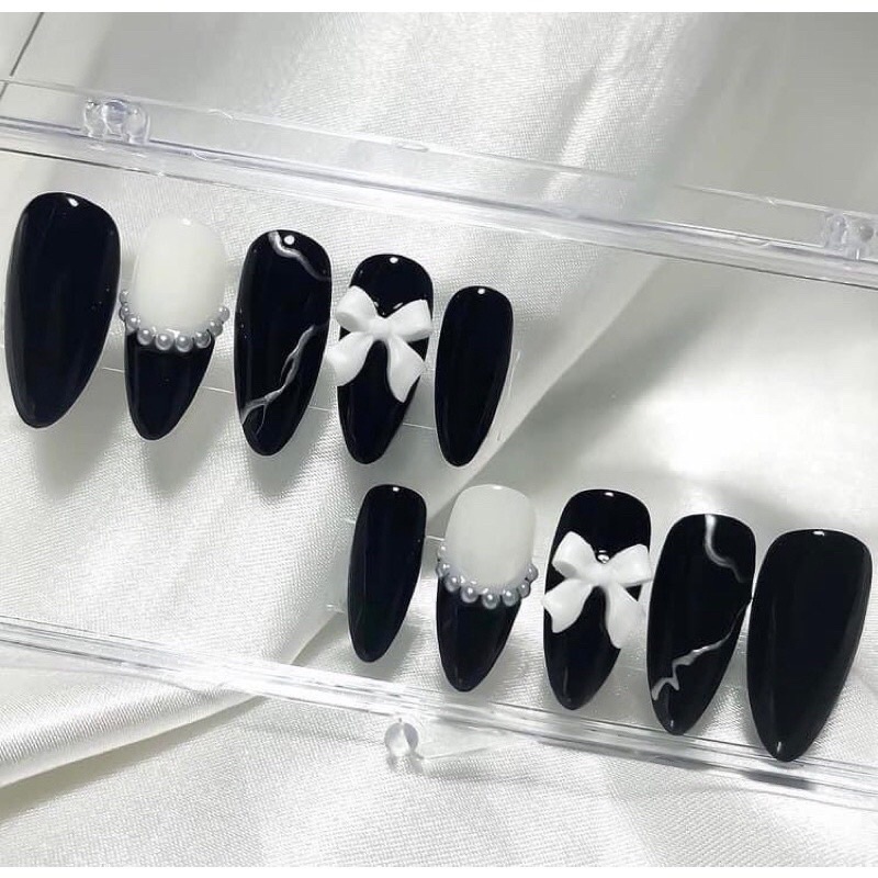 Nailbox đen đính nơ sang trọng
