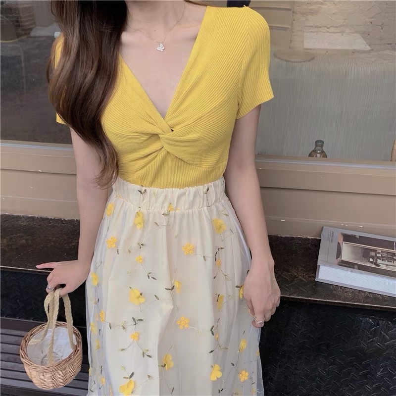 VN071 Áo len dệt kim xoắn ngực trẻ trung