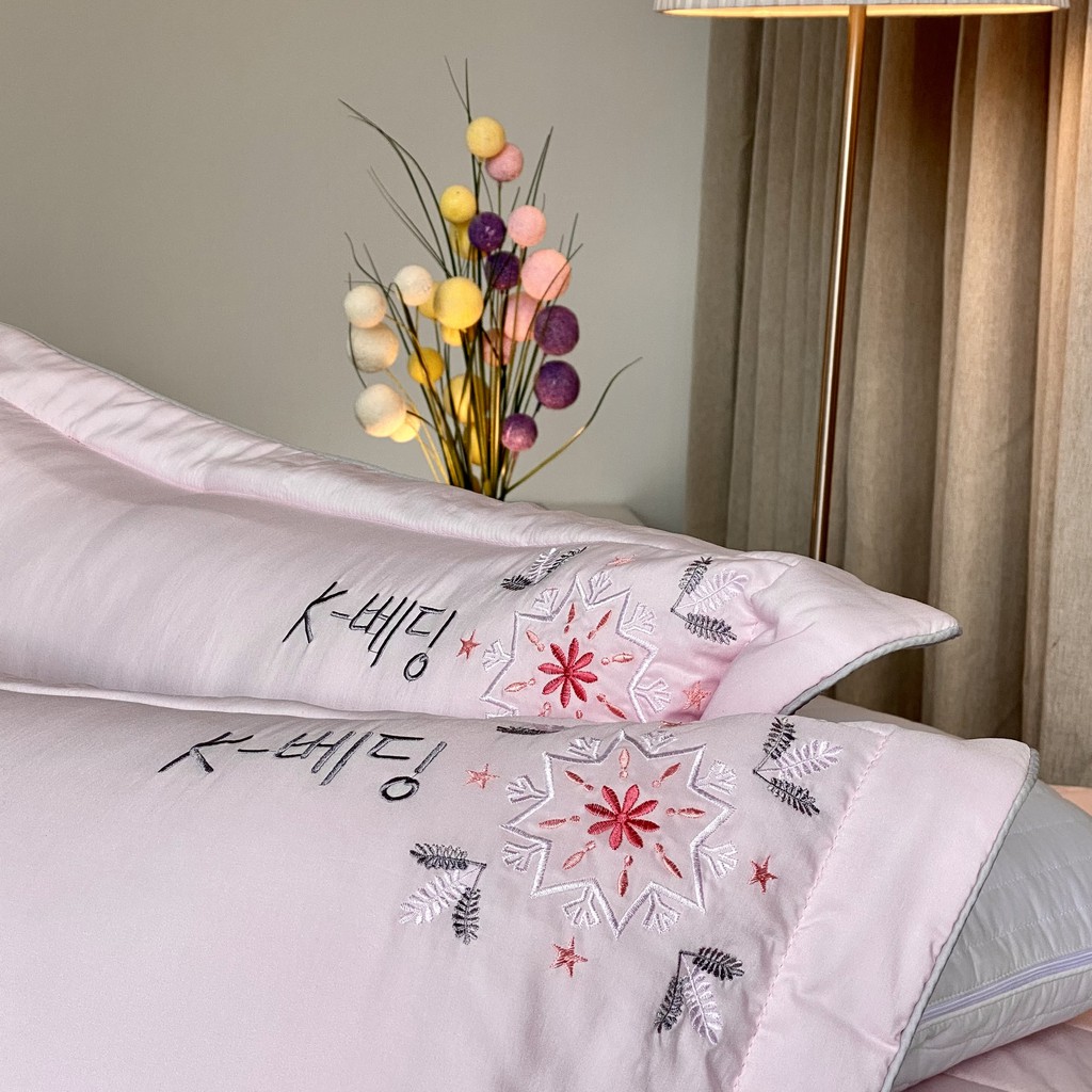 Bộ ga giường chần bông K-Bedding By Everon Hồng Xám KMTS101 họa tiết thêu