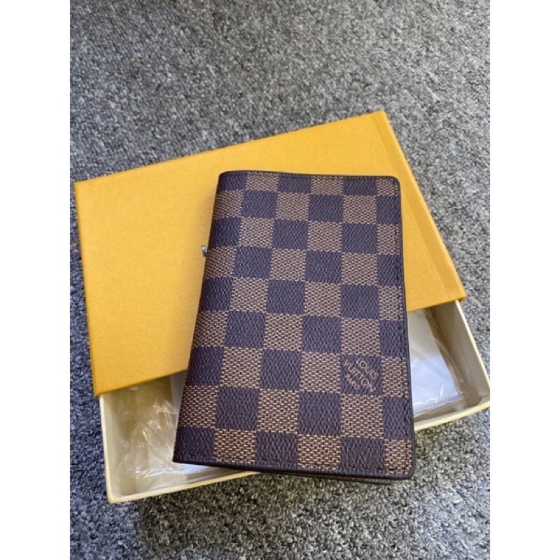 Ví nam nữ LV Passsport holder