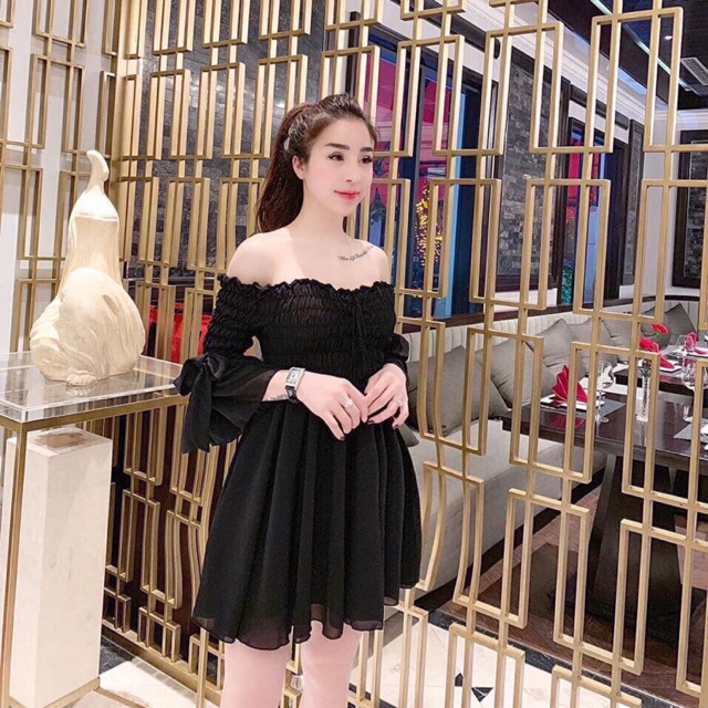 Đầm trễ vai nhún cột nơ tay - Hình sàn chụp thật