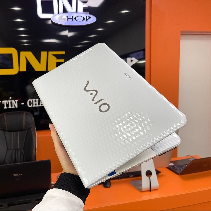 [ HÀNG SƯU TẦM ] Sony Vaio EG Core i7 2640M/ Ram 8Gb/ SSD 256Gb/ vỏ vân kim cương trắng ngọc trai .