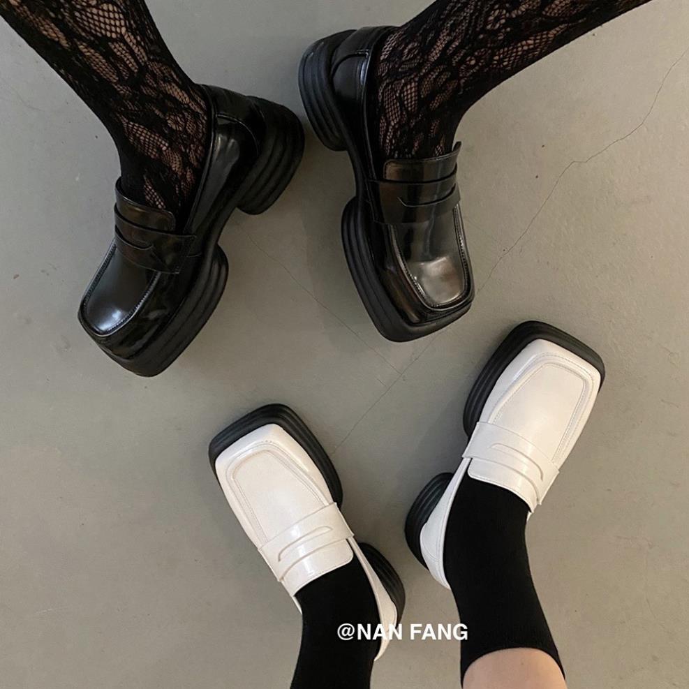 Giày mũi vuông đế cao cá tính phong cách retro