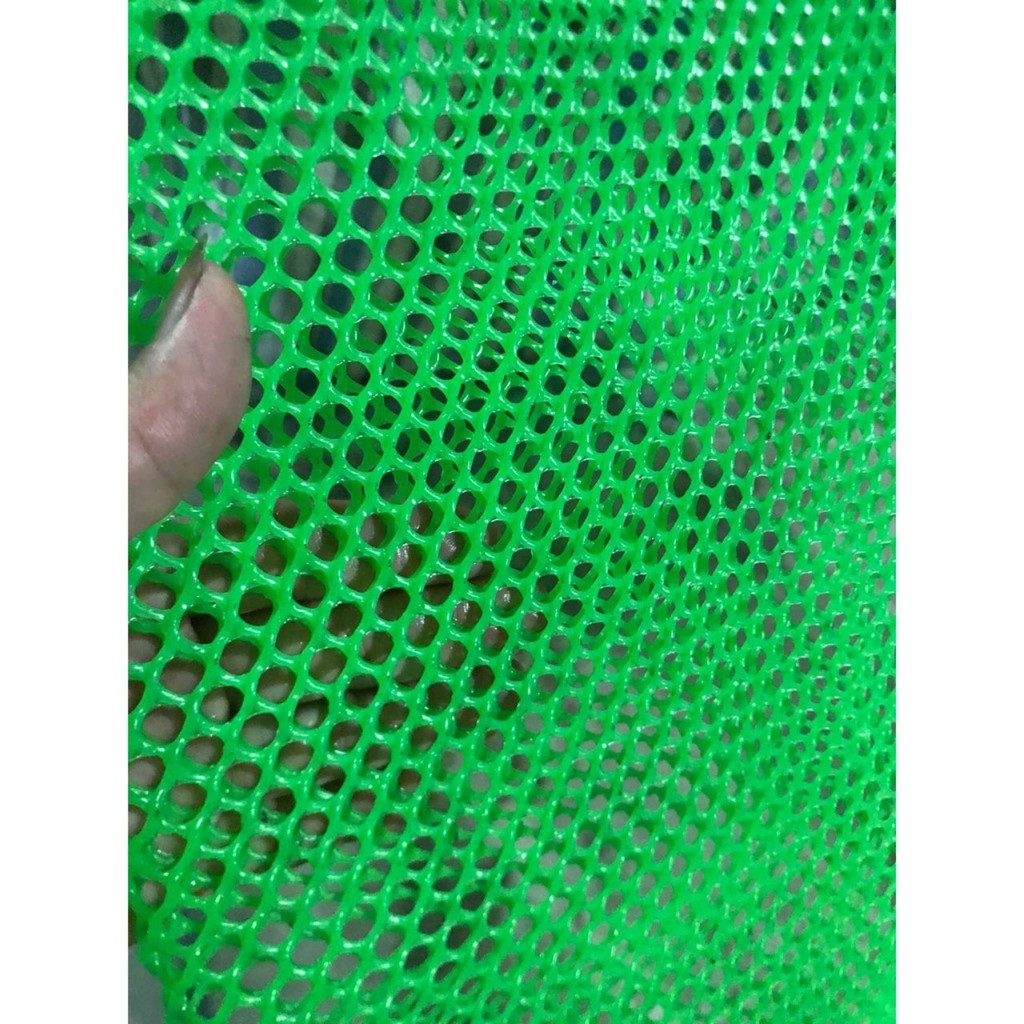 Lưới nhựa khổ rộng 1m màu xanh lá mạ, lưới nhựa đường kính lỗ 1cm mùa xanh lá mạ, lưới nhựa màu xanh lá mạ nuôi gà, vịt