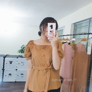 Áo cổ vuông tay bồng thắt đai