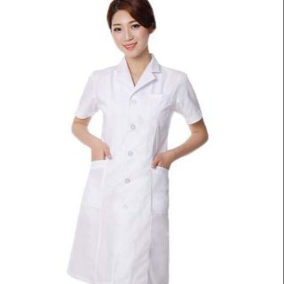 Áo Blu (blouse) Trắng ngắn tay ôm mông dùng trong spa thẫm mỹ viện