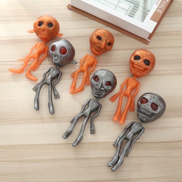 Đồ chơi bóp GUDETAMA SQUIShY hình Đầu Lâu