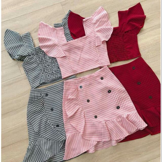 Váy sọc của khách facebook