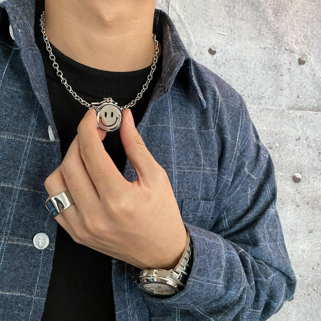Dây Chuyền Unisex 22721 Mặt Cười Lật Bằng Thép Titan Dễ Phối Đồ
