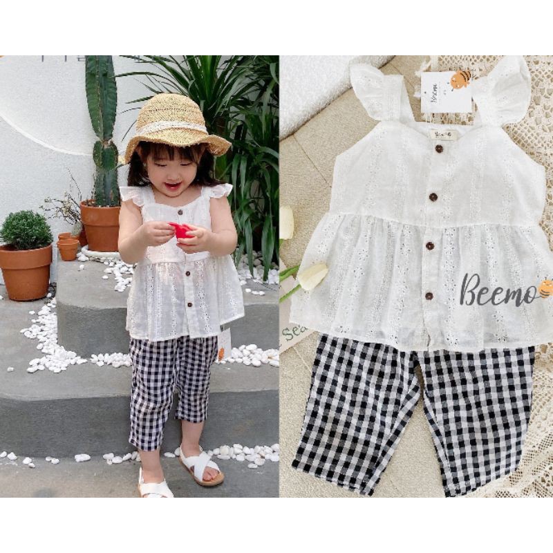 BỘ ÁO CÁNH TIÊN VỚI QUẦN KẺ PHONG CÁCH HÀN QUỐC