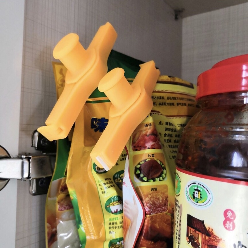 Kẹp Miệng Túi Bảo Quản Thực Phẩm CÓ NẮP MỞ RÓT tiện lợi