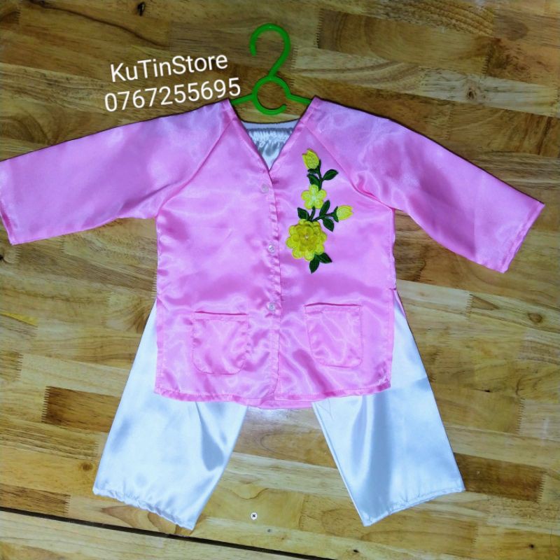 Bà Ba Bé Gái Màu Hồng