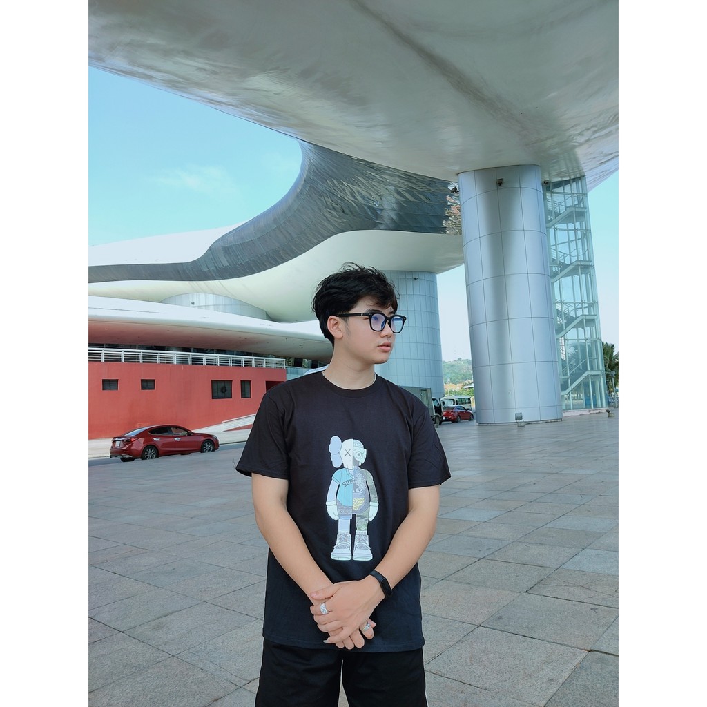 Áo thun hoạt hình Kaws form suông rộng kiểu dáng street style 3 màu đen, trắng, ghi