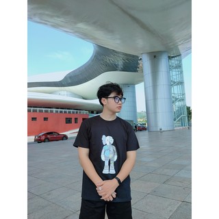Áo thun hoạt hình Kaws form suông rộng kiểu dáng street style 3 màu đen, trắng, ghi