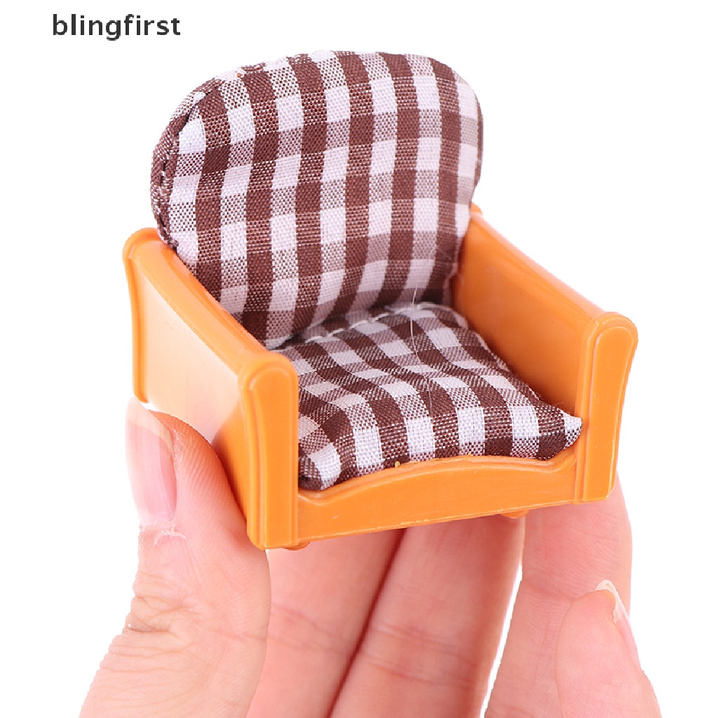 Bộ Mô Hình Đèn Bàn Ghế Sofa Phòng Khách Mini Tỉ Lệ 1 / 12 Dành Cho Nhà Búp Bê