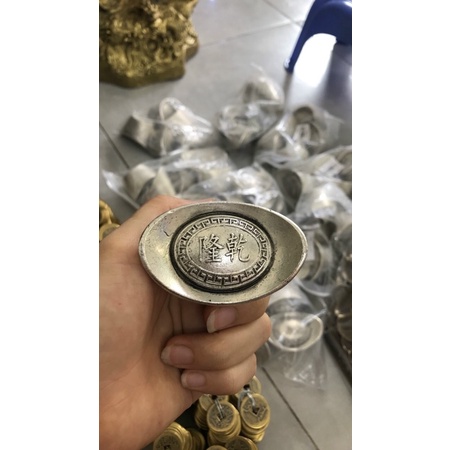 Thỏi bạc thu hút tài lộc vật phẩm phong thuỷ.