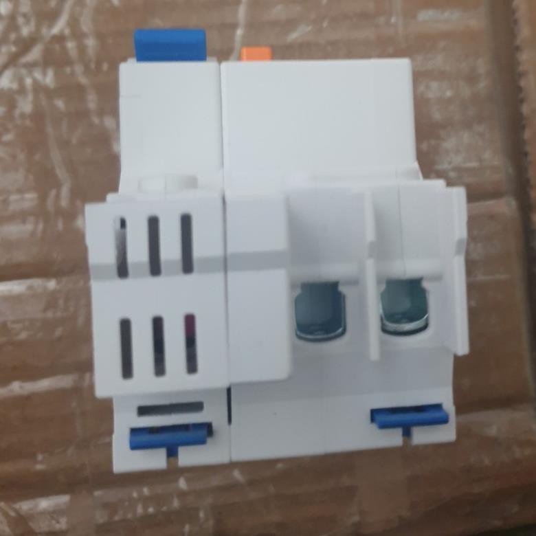 Attomat chống giật 63a dòng dò Chint NXBLE-63 1P+N 3P 220v - 380v