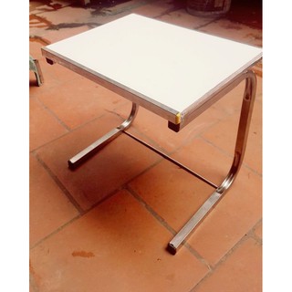 Kệ inox ốp gạch men kính trắng để trên bàn bếp mẫu mới nhất.nhỏ ,gọn,xinh,sáng,dễ lau chùi,siêu bền và k bao giờ thấm nc