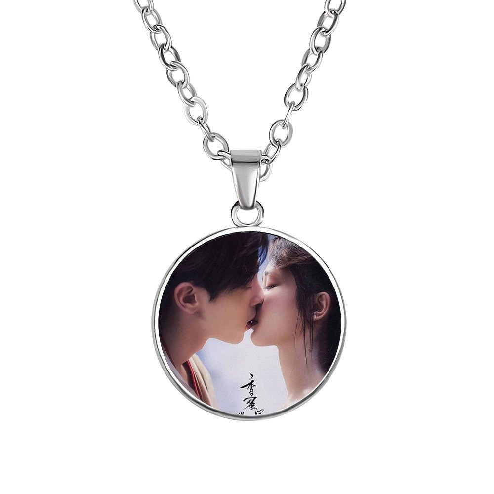 Vòng cổ in hình HƯƠNG MẬT TỰA KHÓI SƯƠNG ĐẶNG LUAN DƯƠNG TỬ xinh xắn quà tặng độc đáo